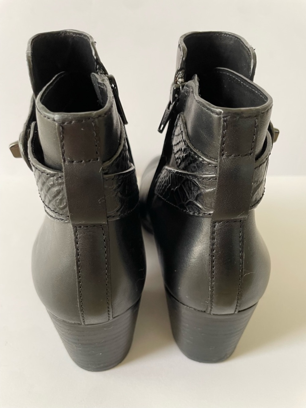 COACH Black Leather Ankle Boots Bootie Chunky Heel Size 9 B Side Zip - Picture 3 of 7
